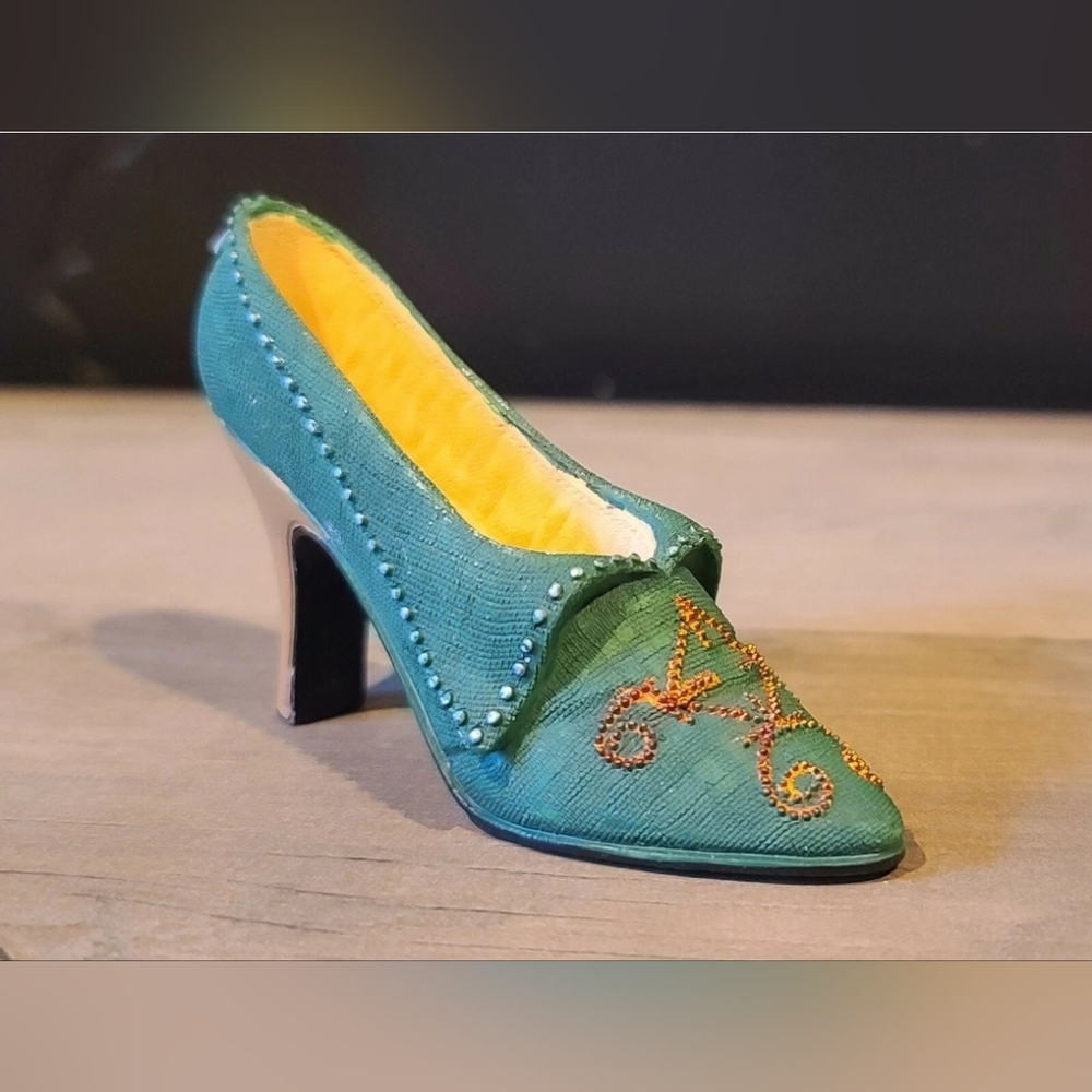 Victorian Style Miniature Green Decorative High Heel Shoe Collectible -Read